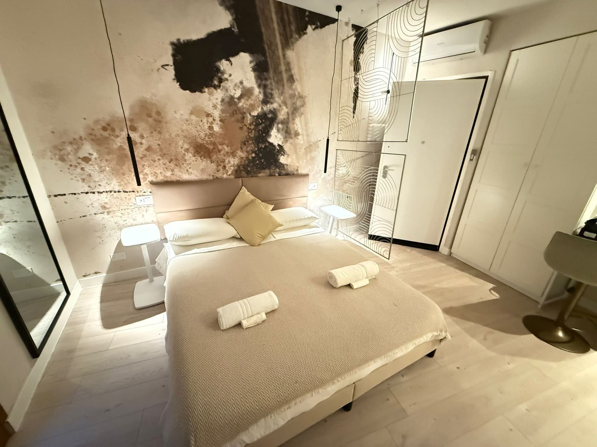 Luxury Suite for 4 Guests by the Sea - 1