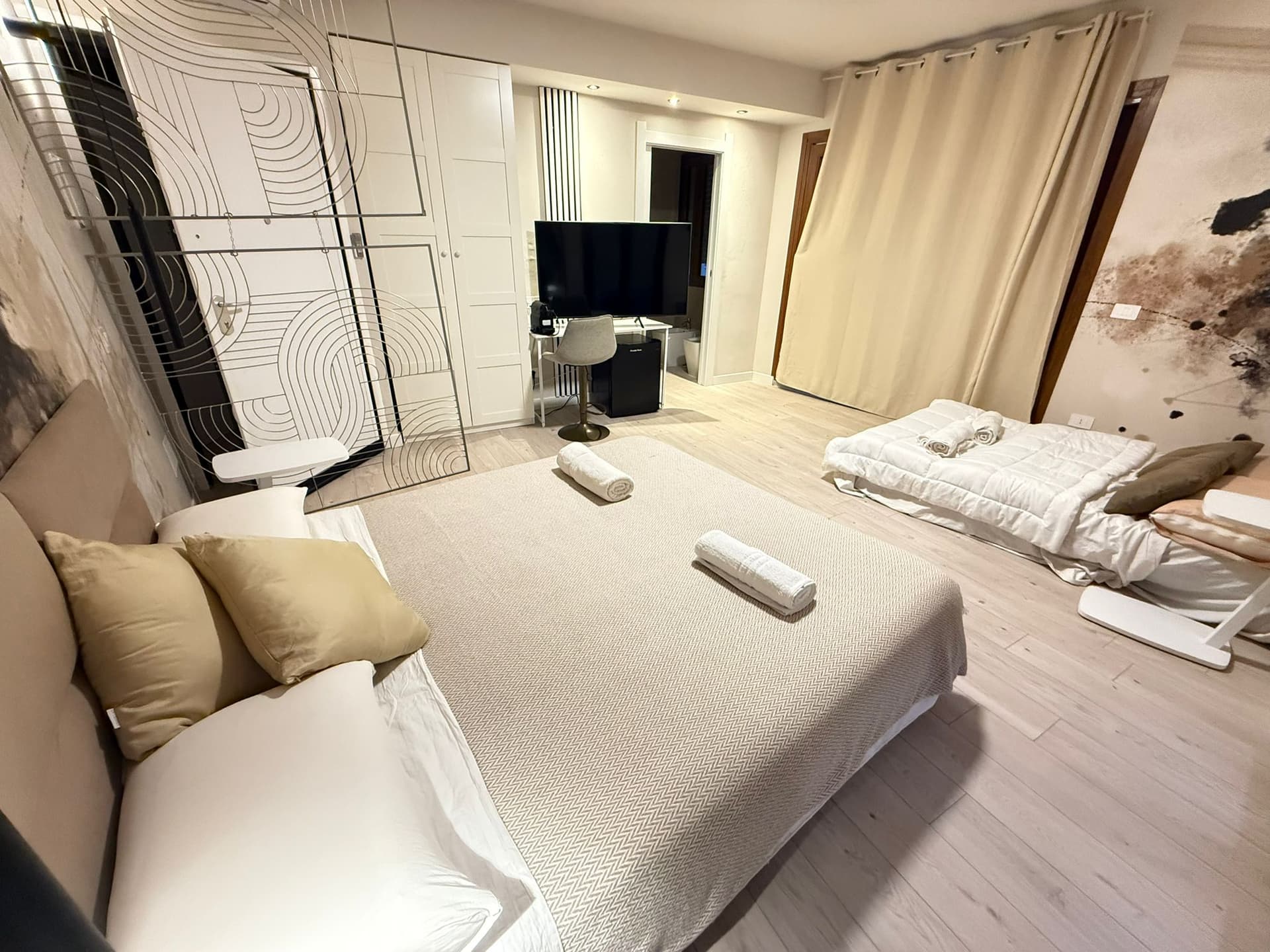 Luxury Suite for 4 Guests by the Sea - 3